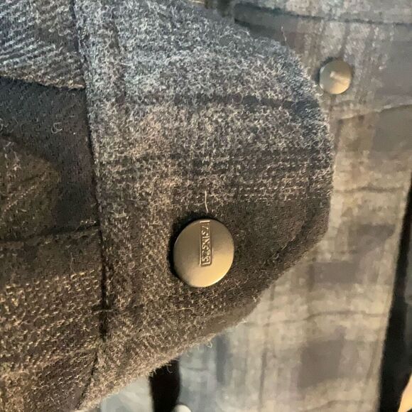 Ezekiel Grey and Black Buffalo Plaid Flannel Snap Up Shacket, Medium. Pockets! - Picture 10 of 13